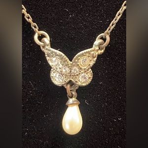 Avon Rhinestone Butterfly & Faux Pearl Women’s Necklace, Vintage